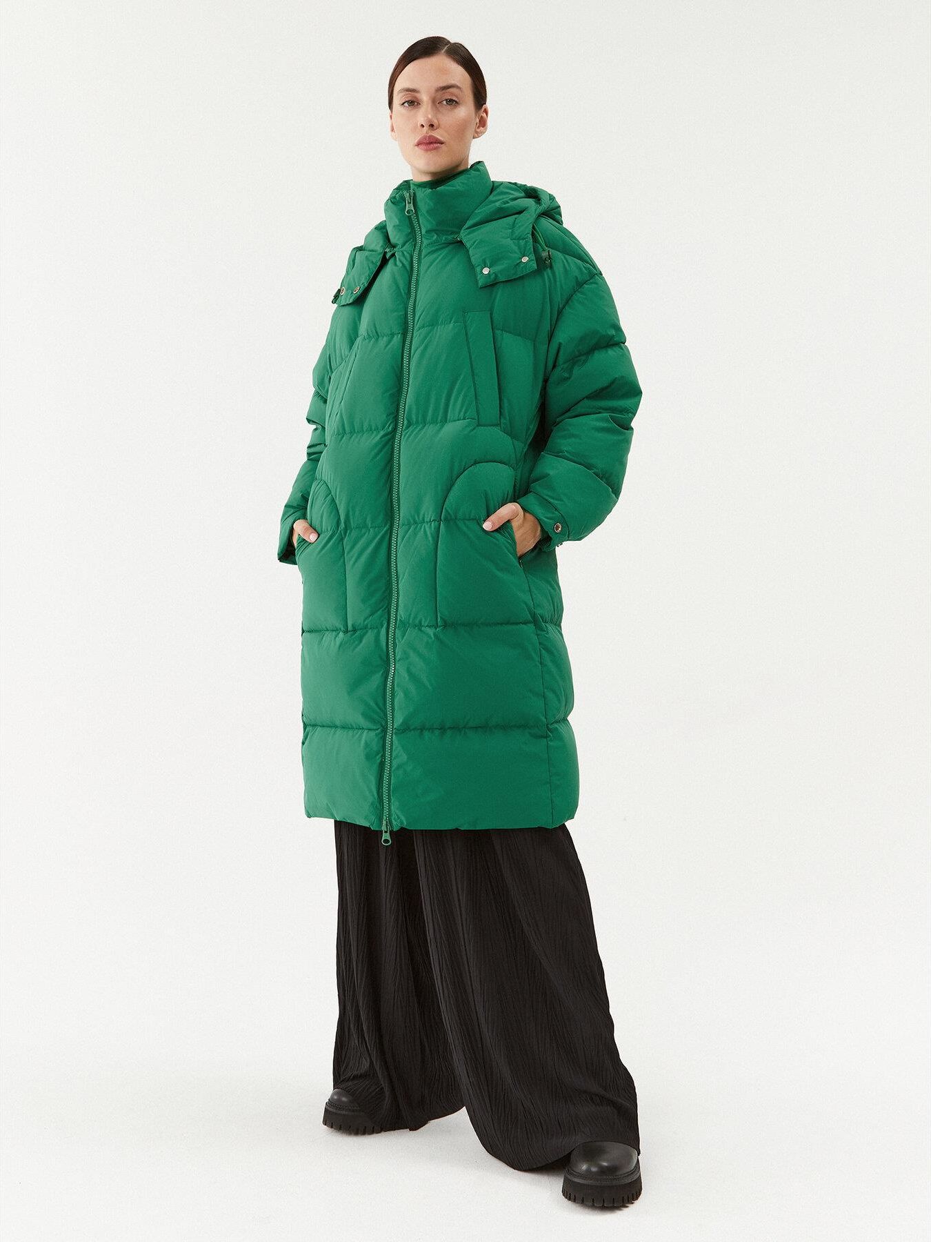 benetton-kurtki-puchowe-damskie-844xbl-1.jpg