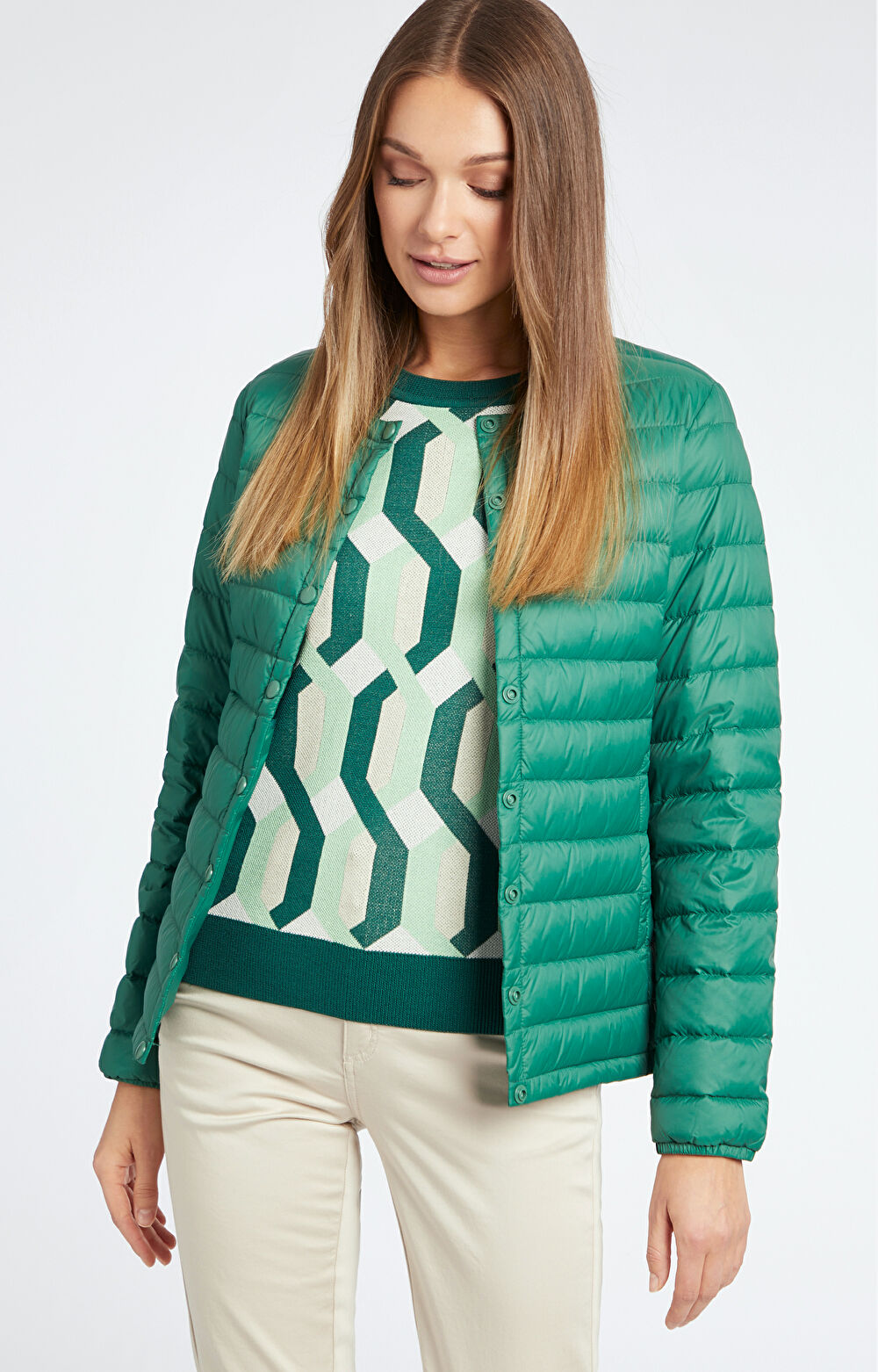 zielona-kurtka-puchowa-damska-124efq-1.jpg